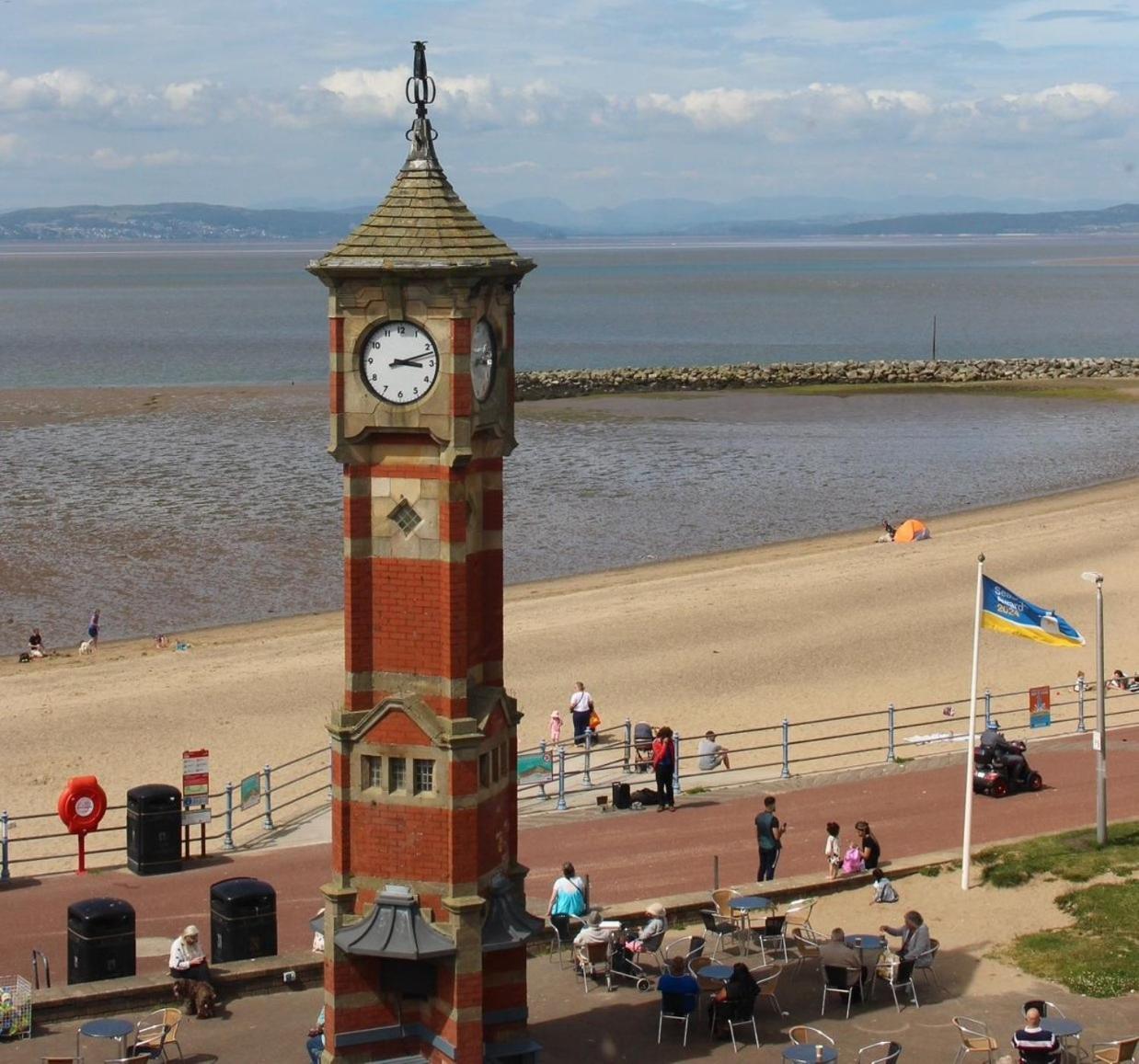 Apartment Clock Tower No4